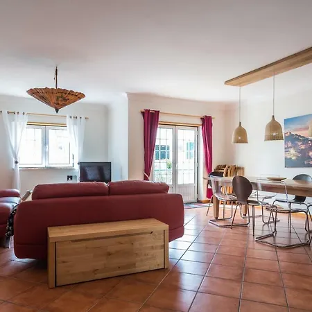 Apartment Feels Like Central Flats